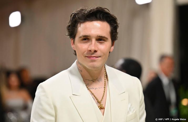 Brooklyn Beckham spreekt van geënsceneerd bezoek zus Harper