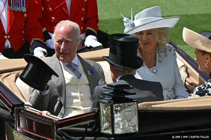 Brits koningspaar bezoekt openingsdag Royal Ascot
