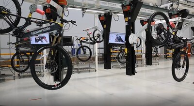OR Cannondale Almelo wacht op eerste zet directie: ‘Belangen van 120 medewerkers staan voorop’