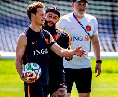 Bart Verbruggen op doel tegen Japan, ook Memphis Depay fit genoeg om te starten: