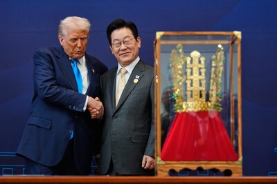 Rijk geworden in functie: zo harkt president Trump miljarden dollars binnen voor zichzelf