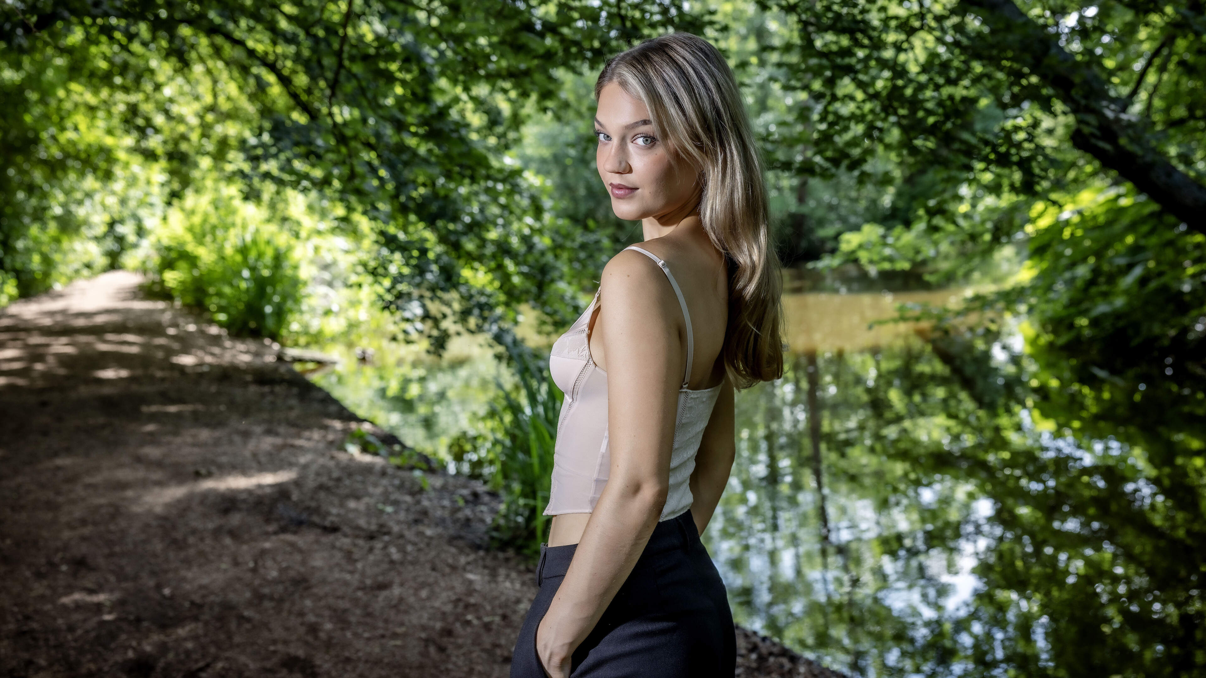 Isabel van Gelder (23) verovert Pinkpop met dromerige pop en rauw liefdesverdriet: ’Ik ben weer single’