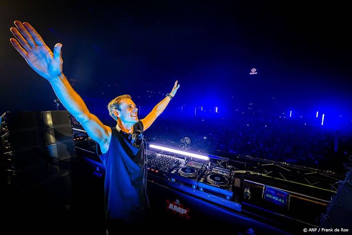Bekende dj's in nieuw zomerprogramma radiostation SLAM!