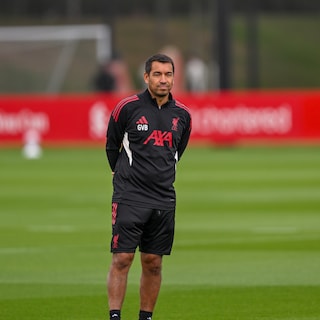 Feyenoord benoemt opvolgers Robin van Persie: Giovanni van Bronckhorst en Sipke Hulshoff