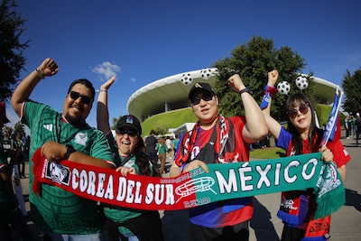 Santiago Giménez weer op de bank bij gastland Mexico, Hwang aan de aftrap bij Zuid-Korea