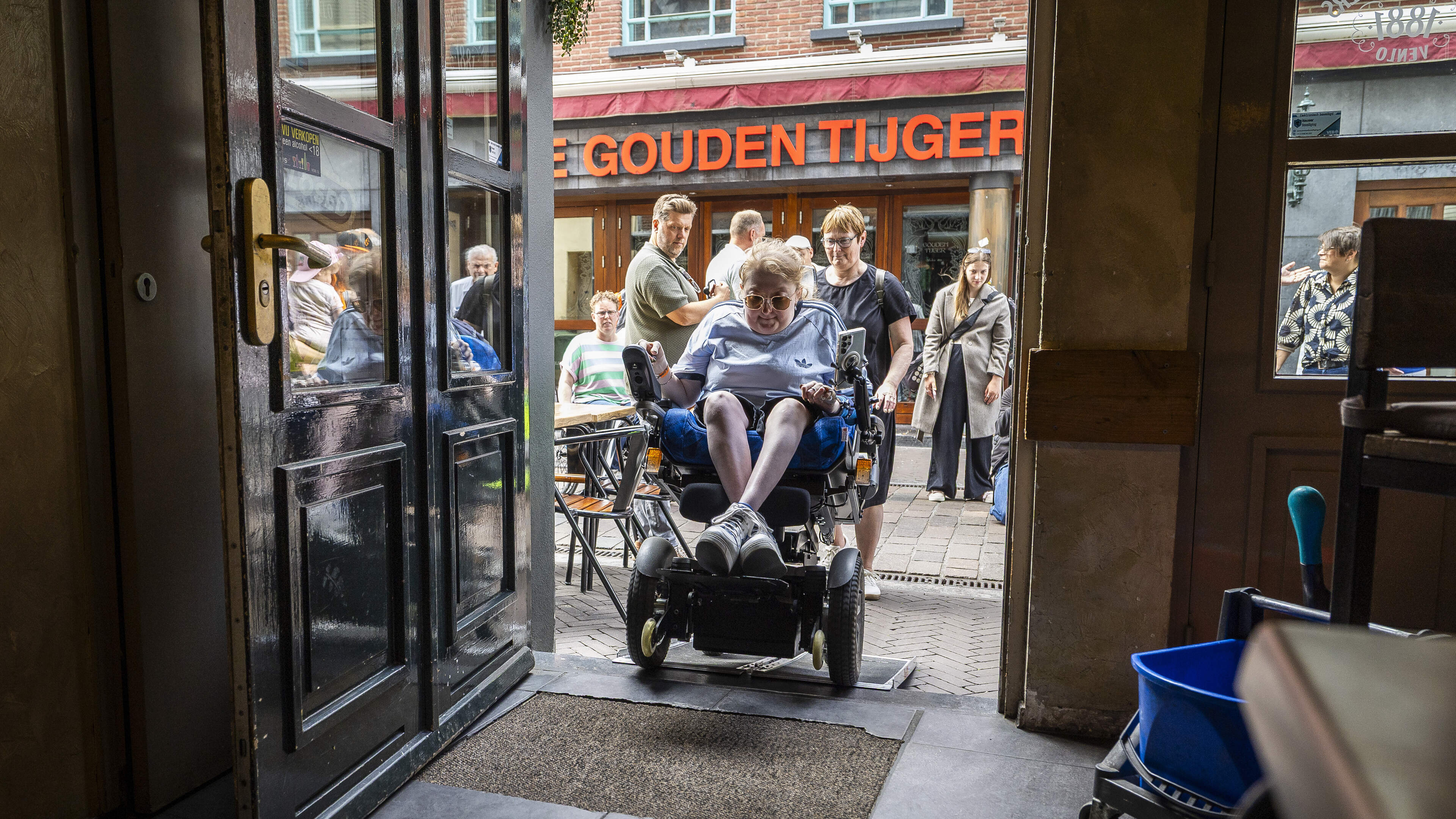 Voor mensen met een beperking is een bezoekje aan de Venlose binnenstad best een uitdaging: ‘Alleen de HEMA heeft een grote wc’