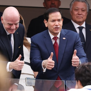 Niet Infantino, maar de Amerikaanse grenspolitie bepaalt op dit WK de regels