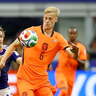 Nederland heeft moeite met Japanse verdediging, geen doelpunten in eerste helft