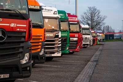 Grote zorgen om parkeerplekken vrachtwagens langs snelweg: tekort kan oplopen tot 7000