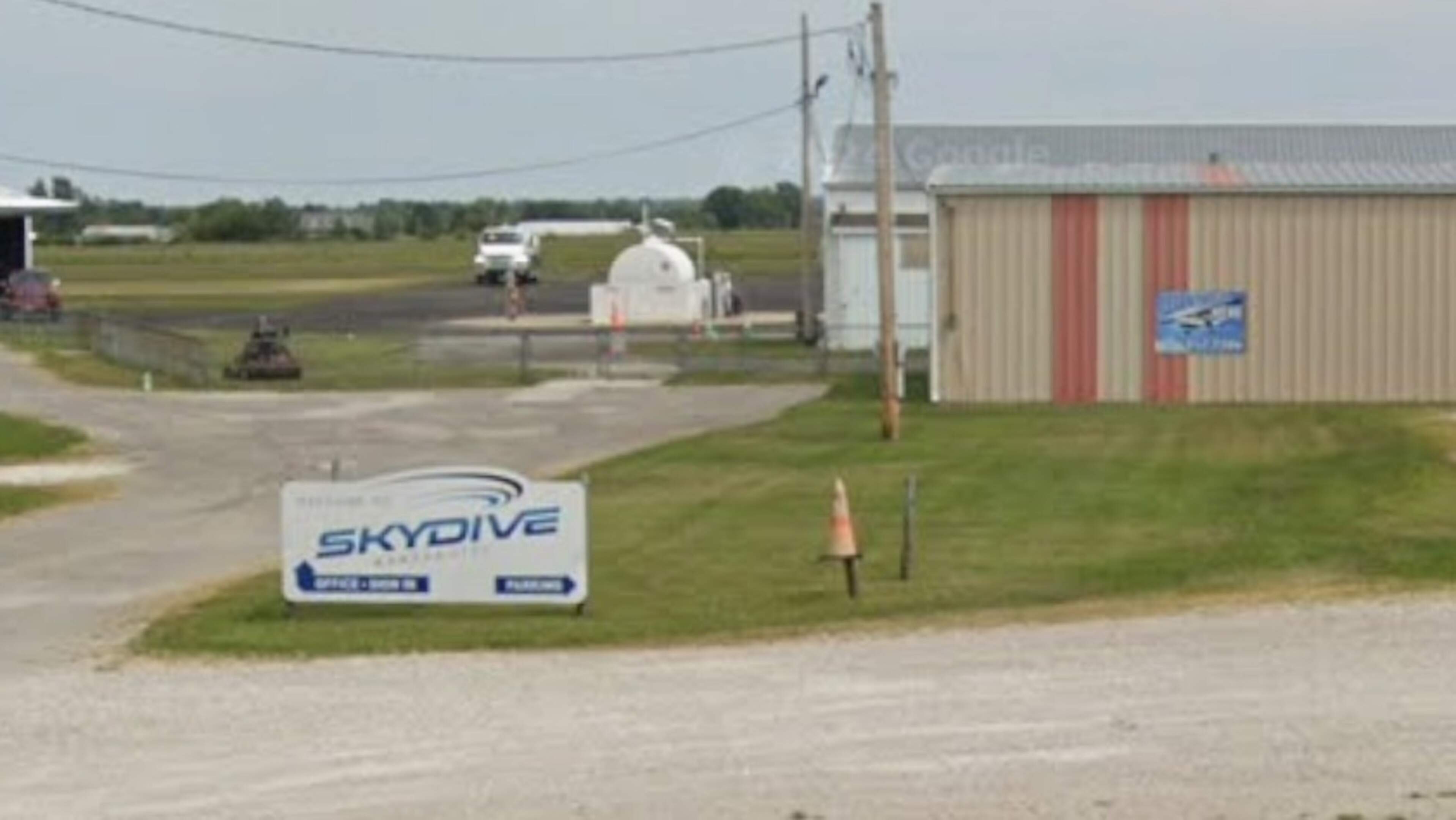 Elf skydivers en piloot komen om bij vliegtuigcrash