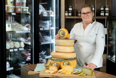 Speciale kaas uit Ambt Delden valt beter op de maag: ‘Van onze brie hebben ze nauwelijks last’