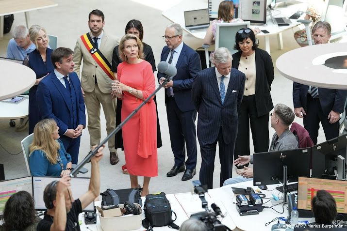 Filip en Mathilde rondgeleid op nieuwe redactie omroep RTBF