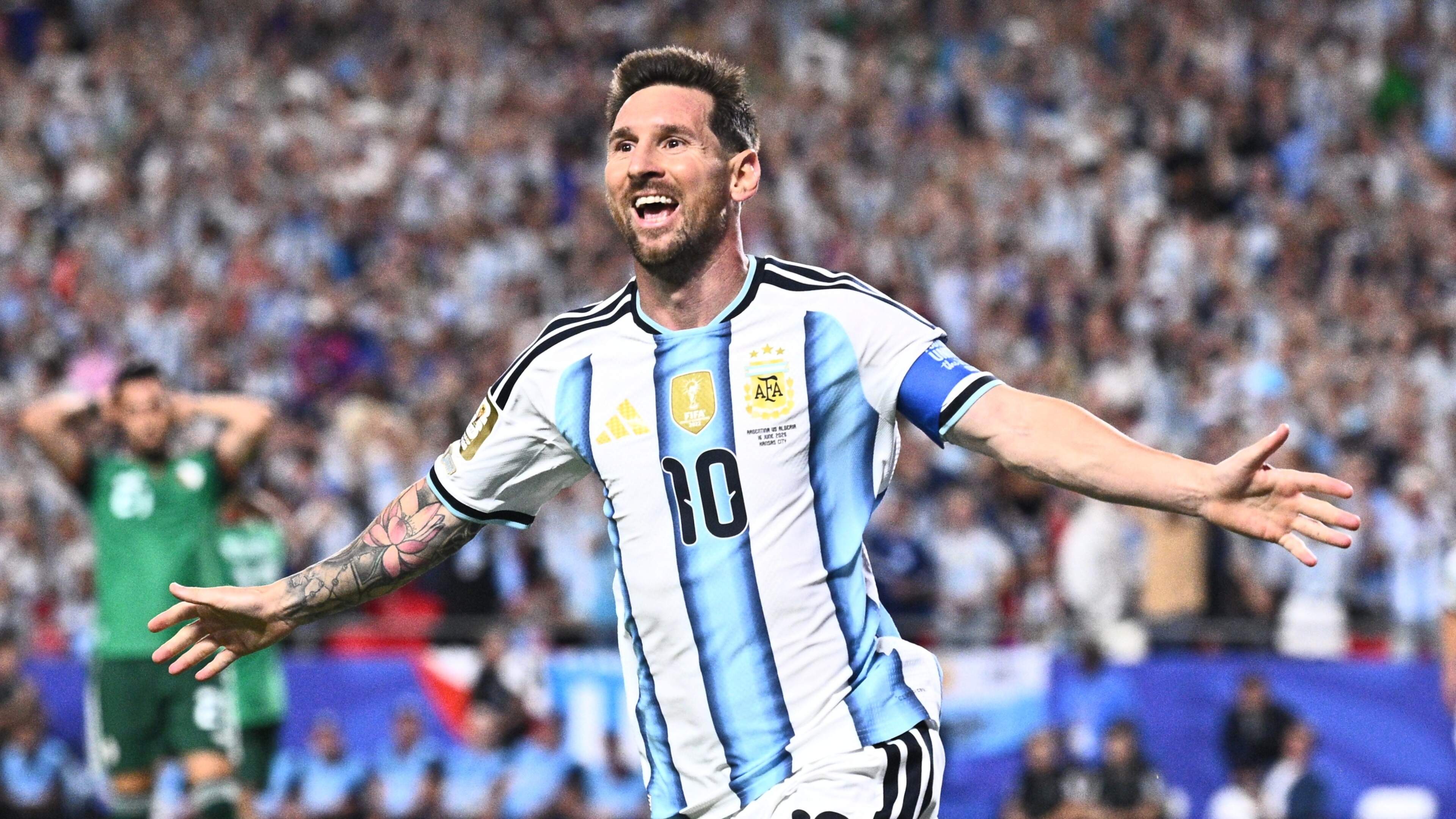 Lionel Messi maakt hattrick op historische WK-avond tegen Algerije
