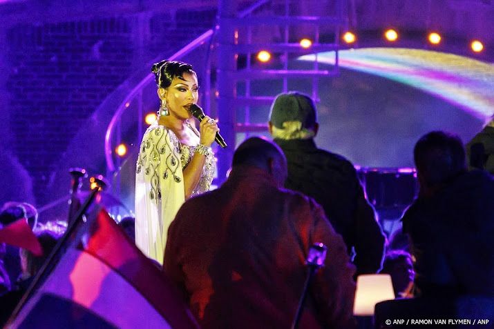 Dragqueen Miss Envy Peru en partner uit elkaar