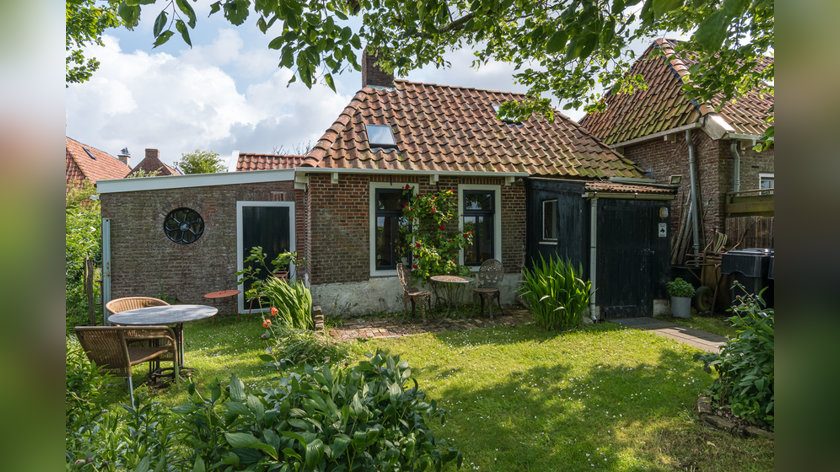 Monumentaal wonen in een fiskershúske bij de Waddenzee. ‘Alsof je door een openluchtmuseum loopt’