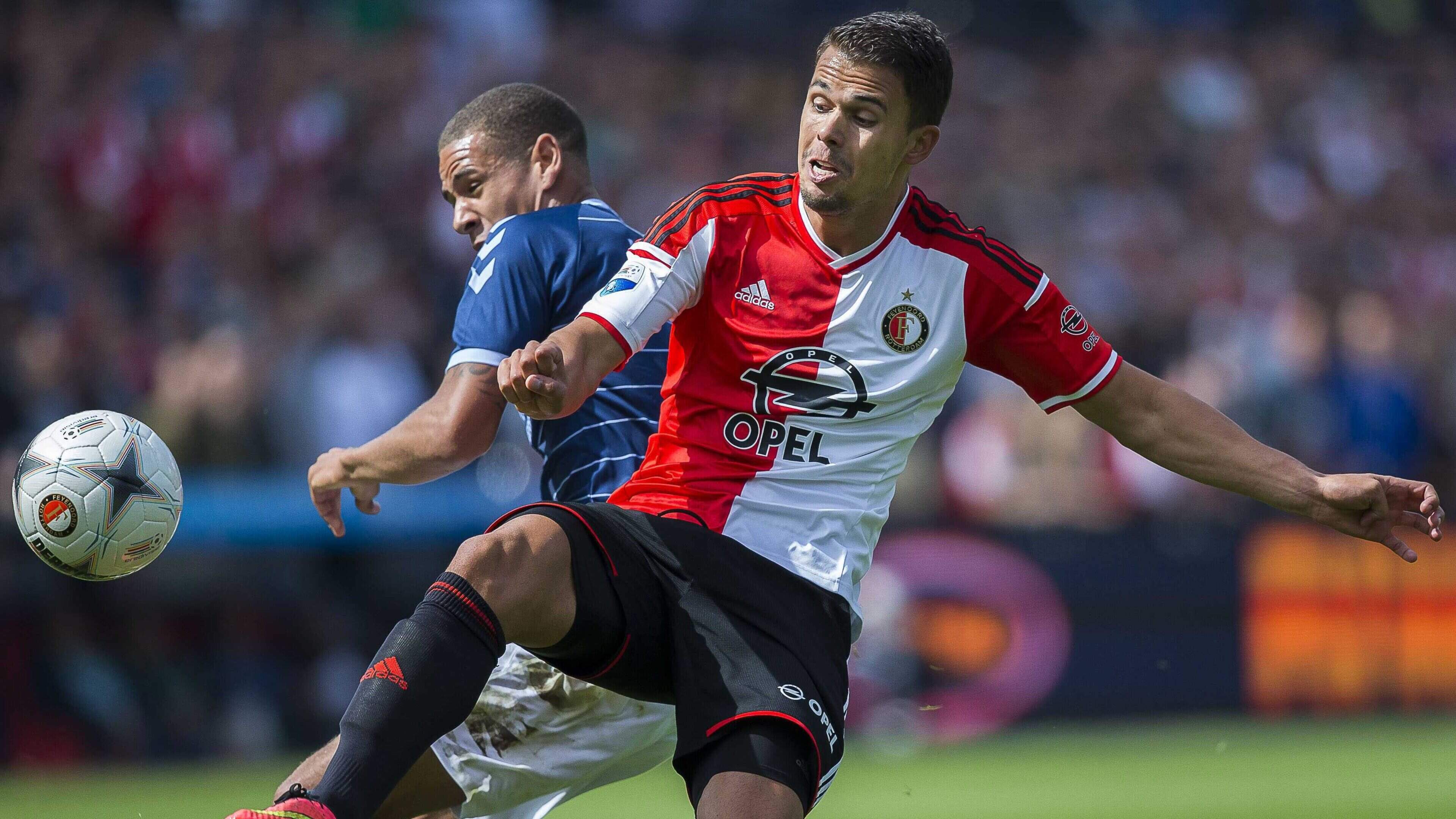Amateurclub strikt drie oud-profs, pikante overstappen en stoppende clubiconen; alle regionale voetbaltransfers op een rijtje