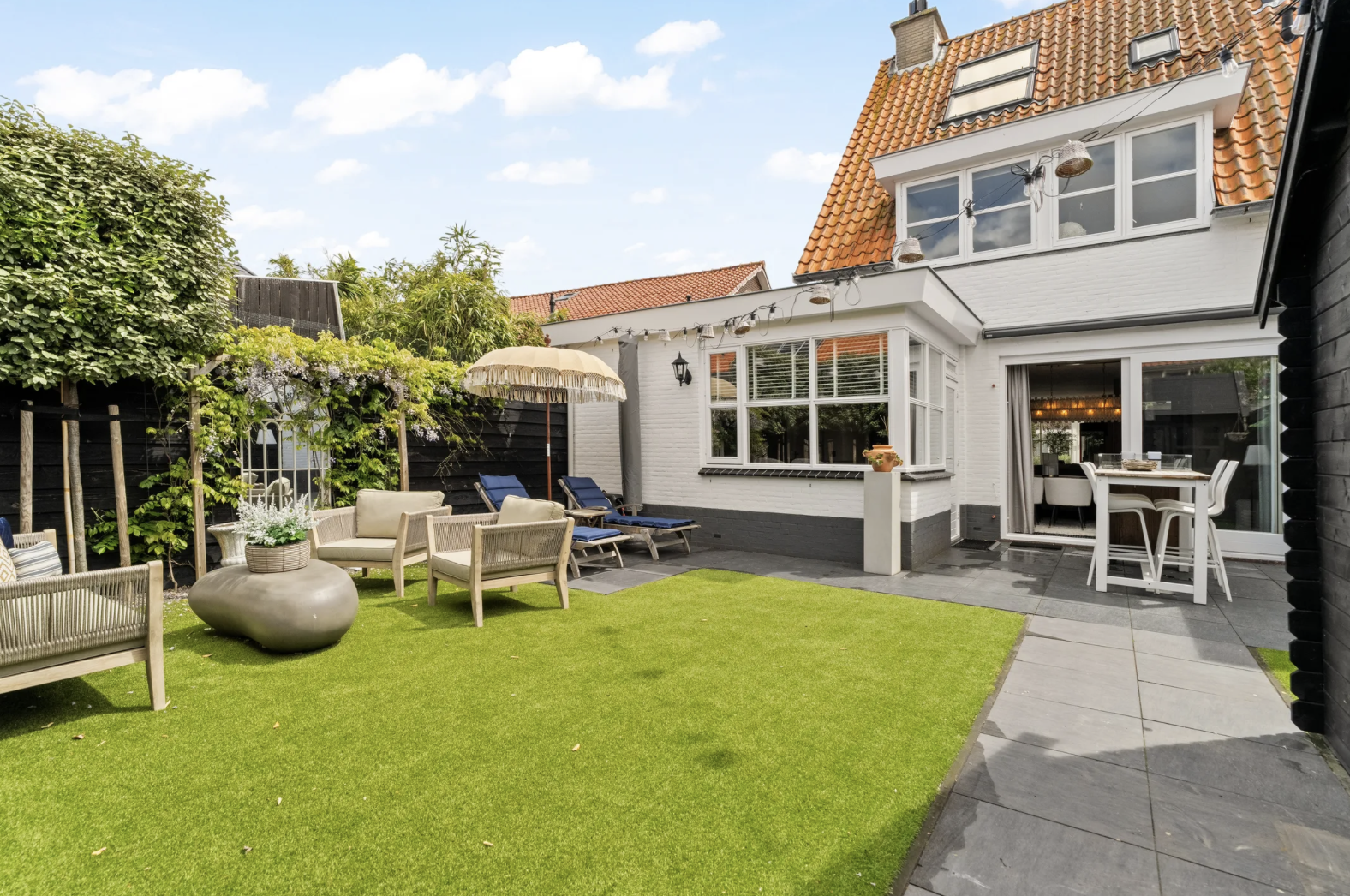 Binnenkijken bij Montana Meiland: haar huis van 789.000 euro heeft een opvallende verrassing in de garage