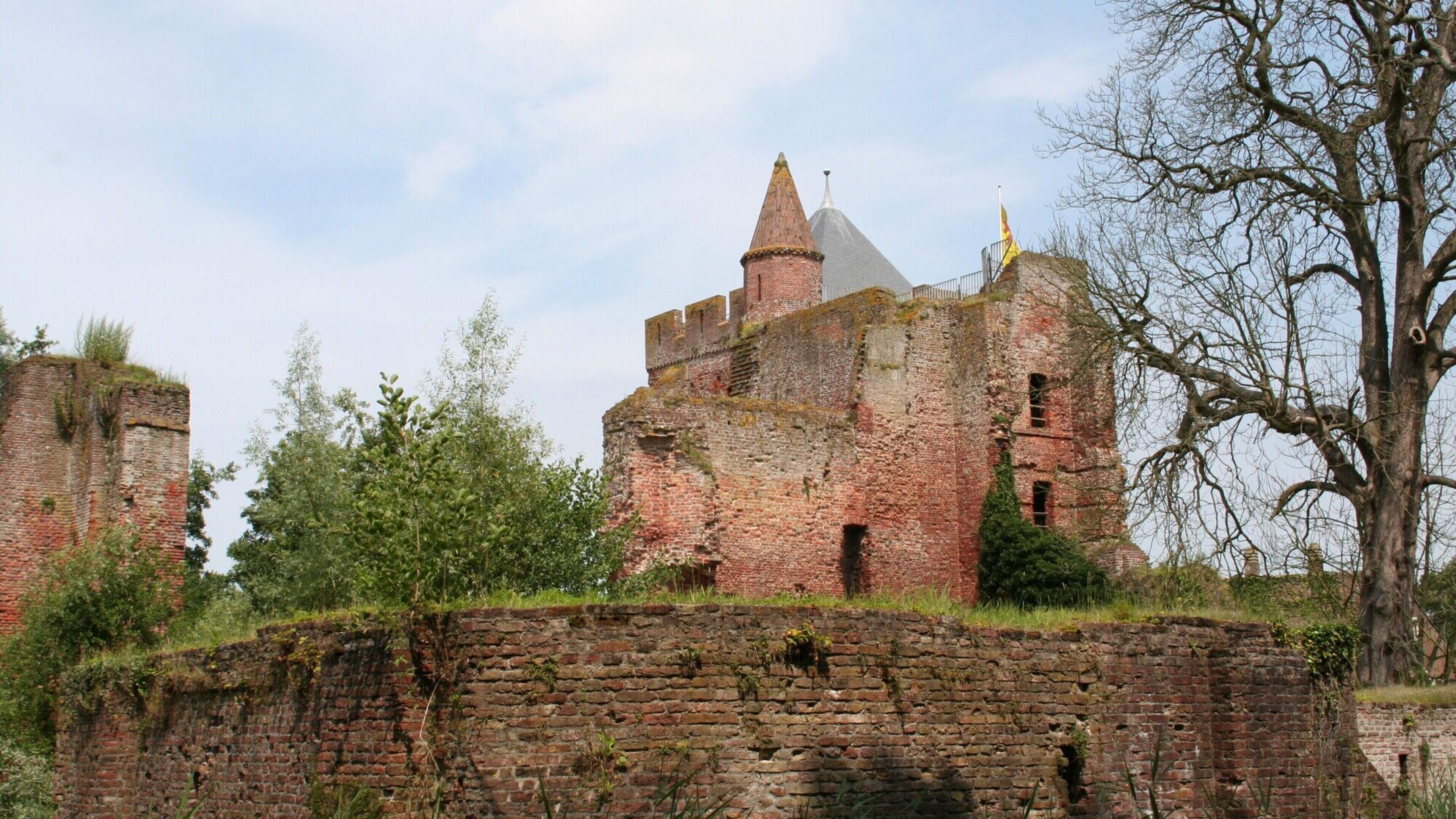 Lezing over kasteel van Brederode in huis van Hilde