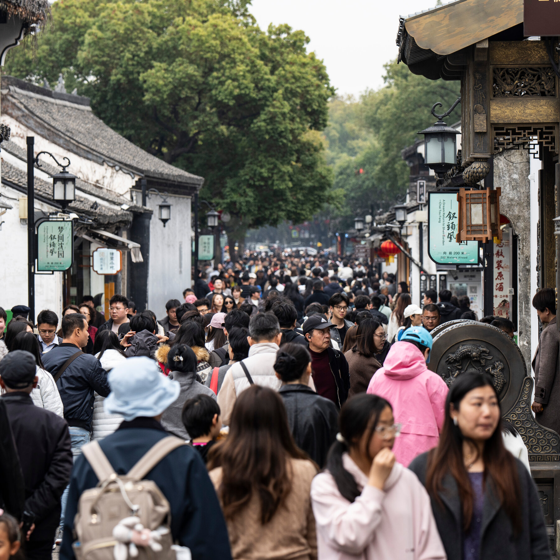 China’s Spending Slowdown Deepens as Households Tighten Their Belts