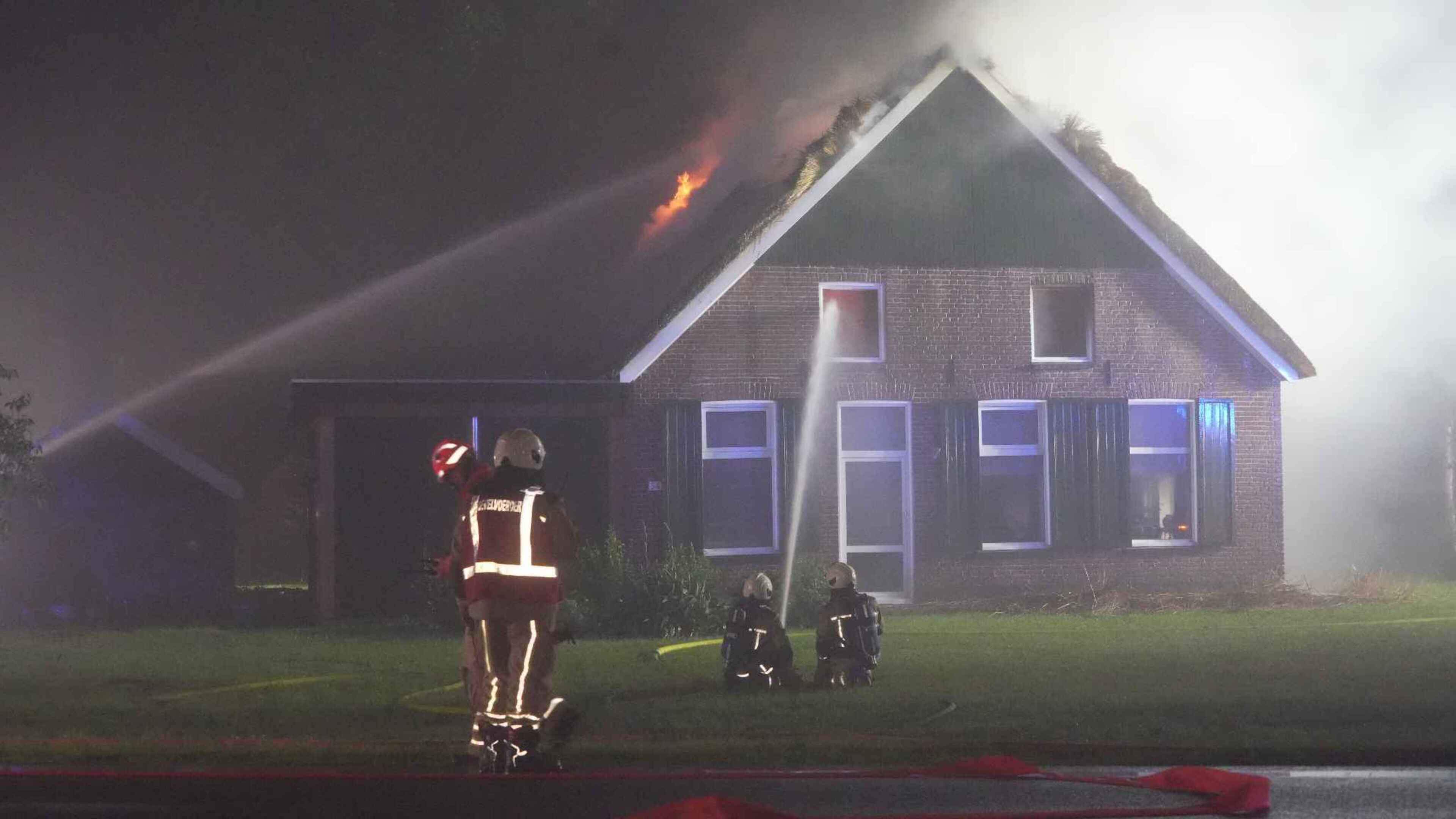 Noodweer teistert regio’s: stormschade, wateroverlast en blikseminslag gemeld
