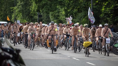 Londenaars gruwelen na blote fietstocht door de stad: ‘Dat doe je toch niet op een deelfiets?’