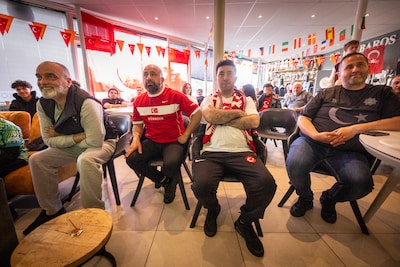 Turkije verliest, maar bij Barbaros zeggen ze: 'Gelukkig hebben we vanavond Nederland nog'