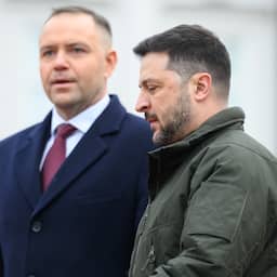 Poolse president ontneemt Zelensky onderscheiding na rel over legereenheid