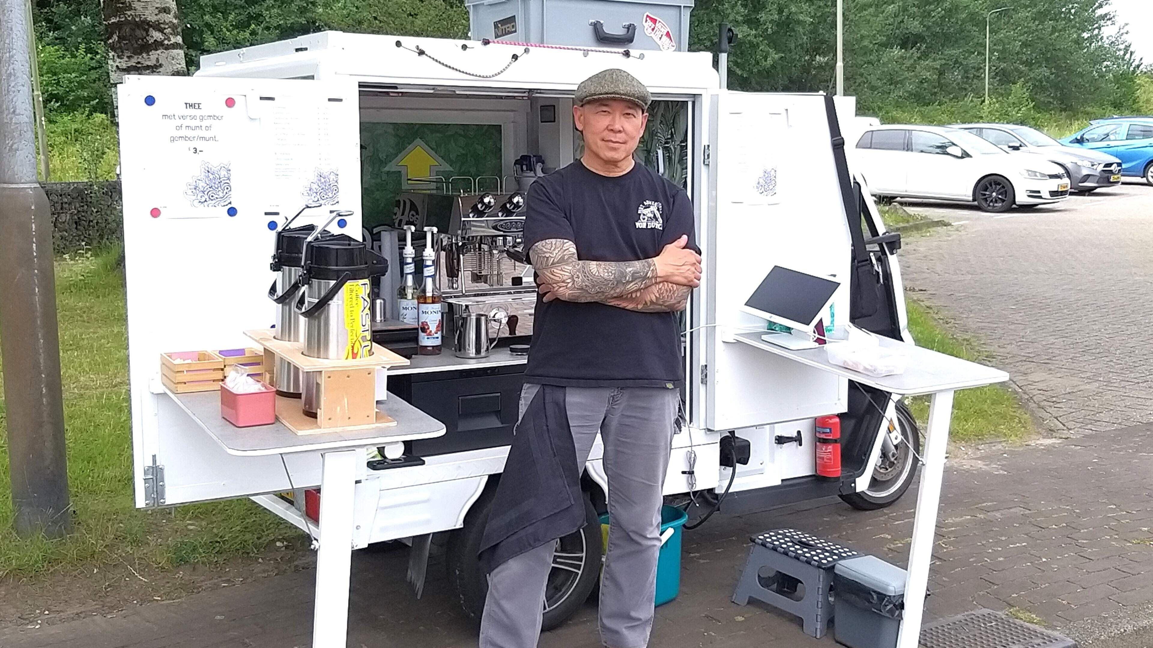 Je kunt bij Roy in IJmuiden wel op de koffie komen: ’Een eigen kar was altijd al een droom van me’