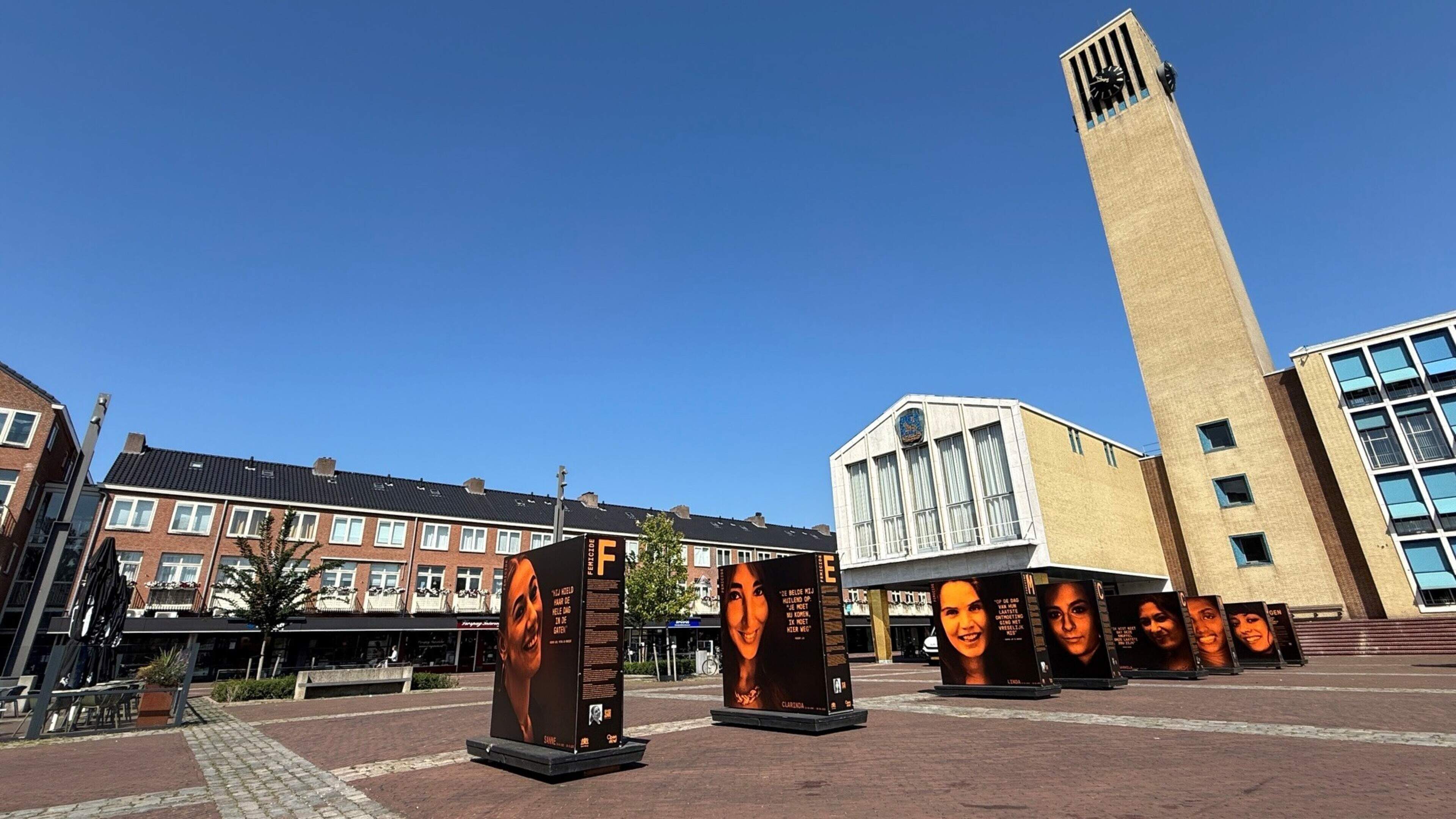 Expositie in IJmuiden dwingt voorbijgangers om stil te staan. ’Geweld tegen vrouwen komt vaak voor’
