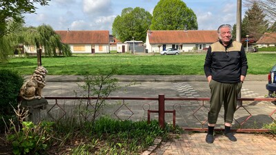 Excentrieke kunstenaar Ruud Snel (1957-2026) maakte van zijn Eindhovense woning een kijkdoos