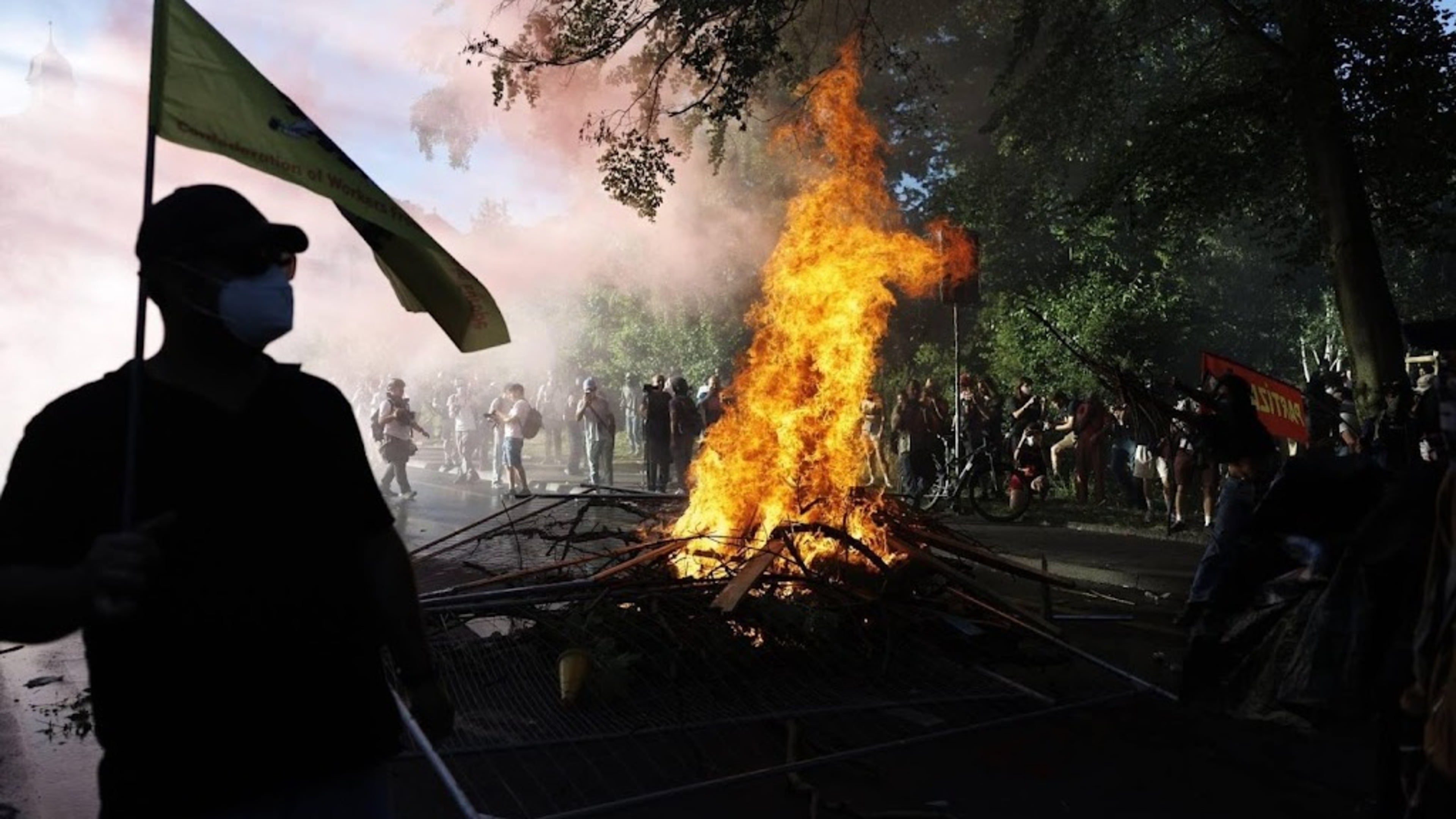 Protest in Genève tegen G7 mondt uit in confrontatie met politie