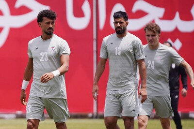 LIVE WK voetbal | Veelbesproken Iran start wereldkampioenschap tegen Nieuw-Zeeland