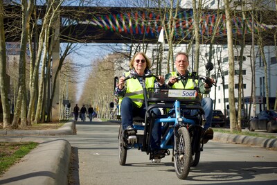 Je even de koning te rijk voelen kan straks overal in de stad door Fietsmaatjes: ‘Iedereen zwaait naar je’
