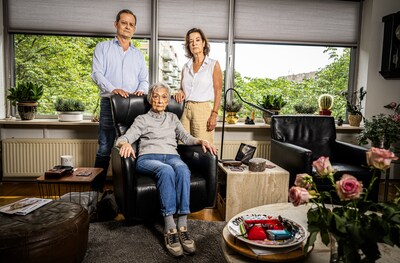 Nepbankmedewerker berooft Louise Marie (95) in eigen huis, maar zaak stopt: ‘Hoe kan dit me overkomen?’