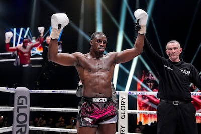 LIVE Glory | Mory Kromah verdedigt zwaargewichttitel met succes: tegenstander knock-out na gesprongen knie