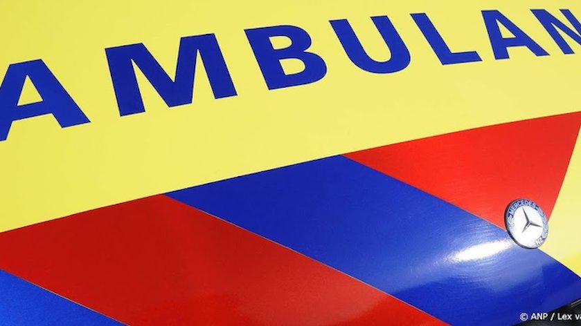Jongen (2) valt uit raam Rotterdam, zwaargewond naar ziekenhuis