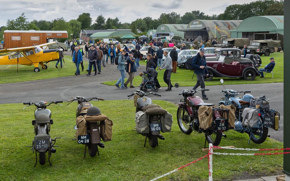 Historic Heroes trekt 450 bezoekers naar Vliegveld Hoogeveen, hoofdrol voor Koningin Wilhelmina