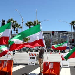 Spanning bij WK-duel Iran vooral buiten stadion voelbaar: 'Dit is niet ons Iran'
