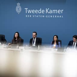 Live | Microbioloog Baidjoe en kritische huisarts Elens voor coronacommissie