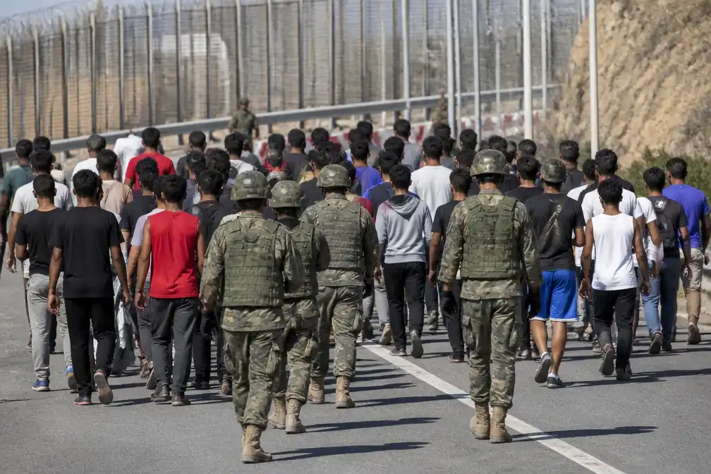 Duizenden jonge Marokkanen in Ceuta door leger teruggebracht naar Marokko