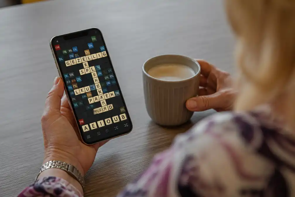 Marie-José (59) ontdekt verborgen datingwereld achter Wordfeud