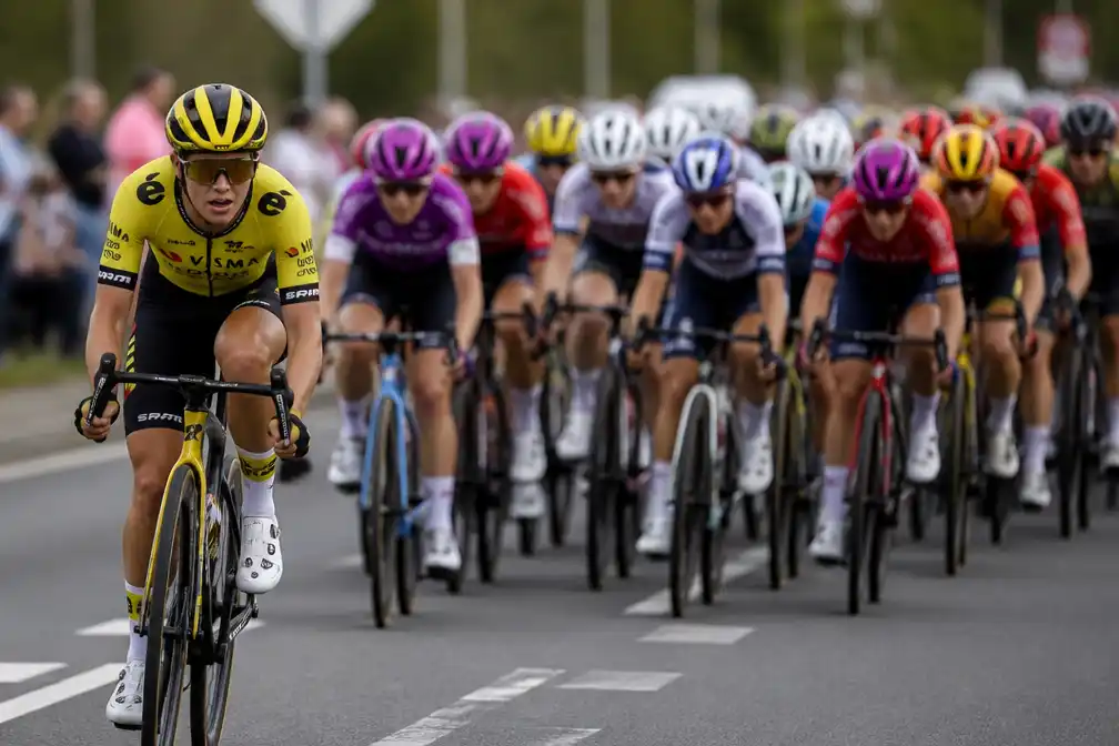 Markus zorgt bijna voor stunt in etappe; Wiebes sluit gat met vroege sprint