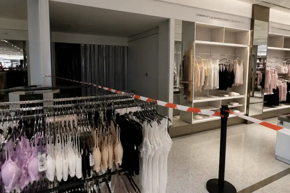 Inno Meir sluit lingerieafdeling uit voorzorg om vlooien