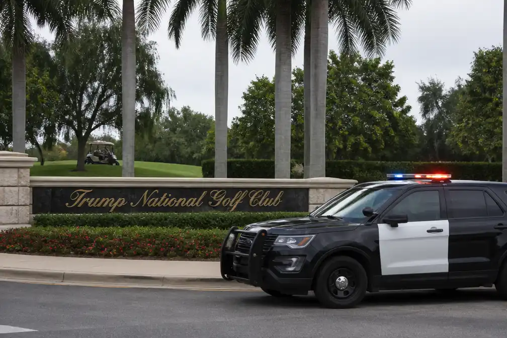 Zwaarbewapende man met pantserdoorborende kogels aangehouden nabij golfbaan Trump