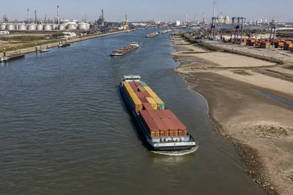 Laagwater Rijn kost Rotterdamse haven 10 procent vervoer, geen verschuiving naar spoor of weg