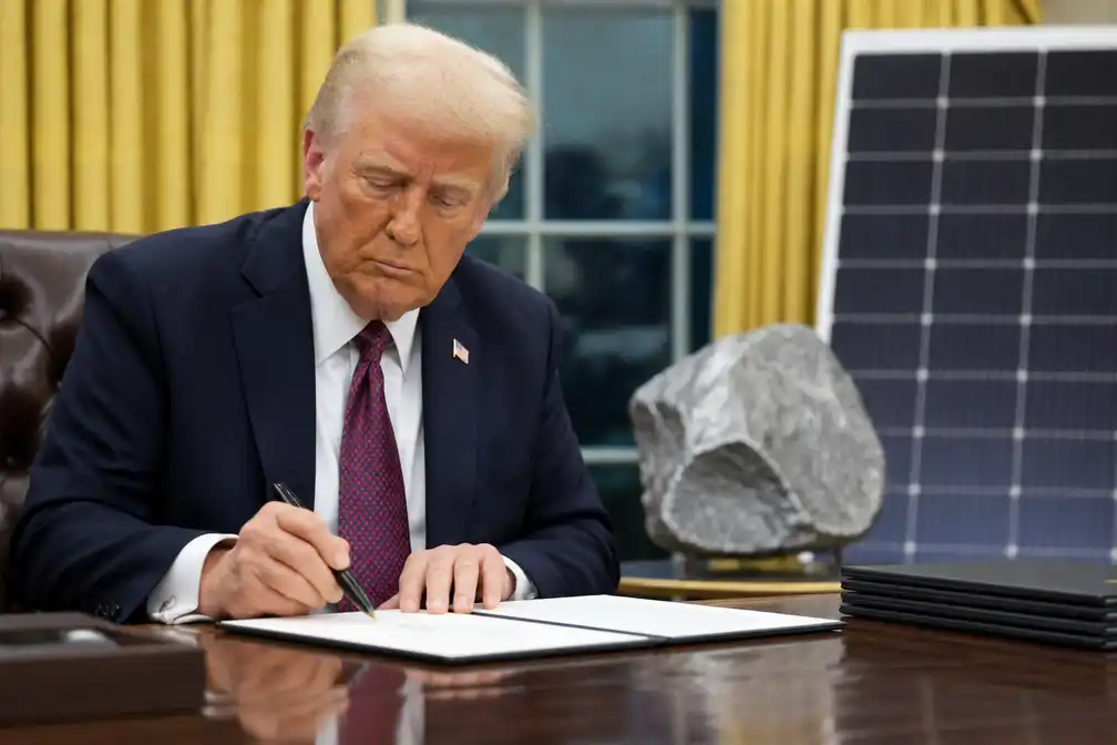 Trump wil importheffing op polysilicium invoeren, melden Bloomberg en Reuters