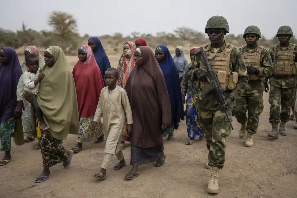 Nigeria bevrijdt meer dan 300 ontvoerde burgers in grootste reddingsoperatie ooit