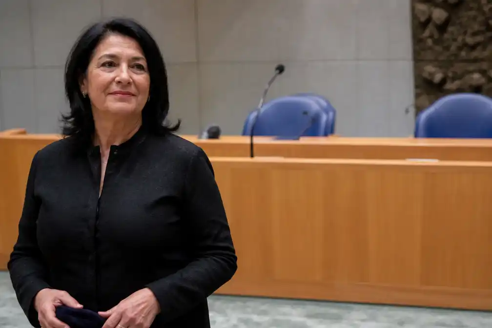 Khadija Arib legt geschil met presidium Tweede Kamer bij na mediation