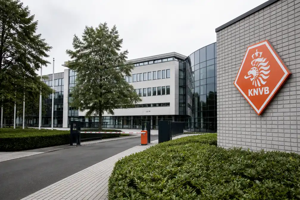Lagere straf voor Joey Veerman na rode kaart tegen AZ