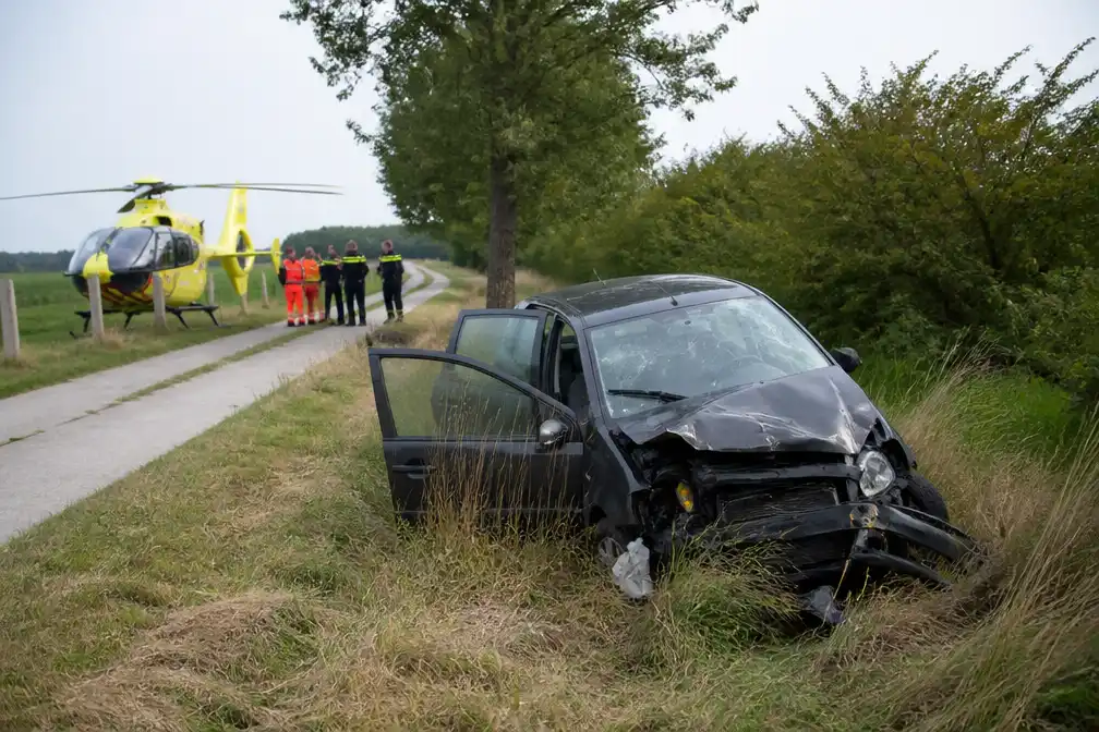 Vier gewonden, twee zwaargewond, bij eenzijdig ongeval in Westkapelle